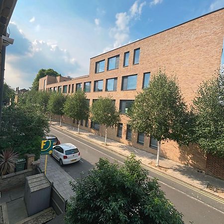 Double Bedroom In Clapham Londra Exterior foto